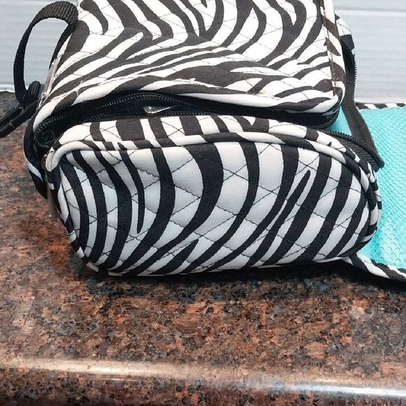 Black and White Travelon Quilted Backpack...New BUT NO TAGS - Picture 8 of 9